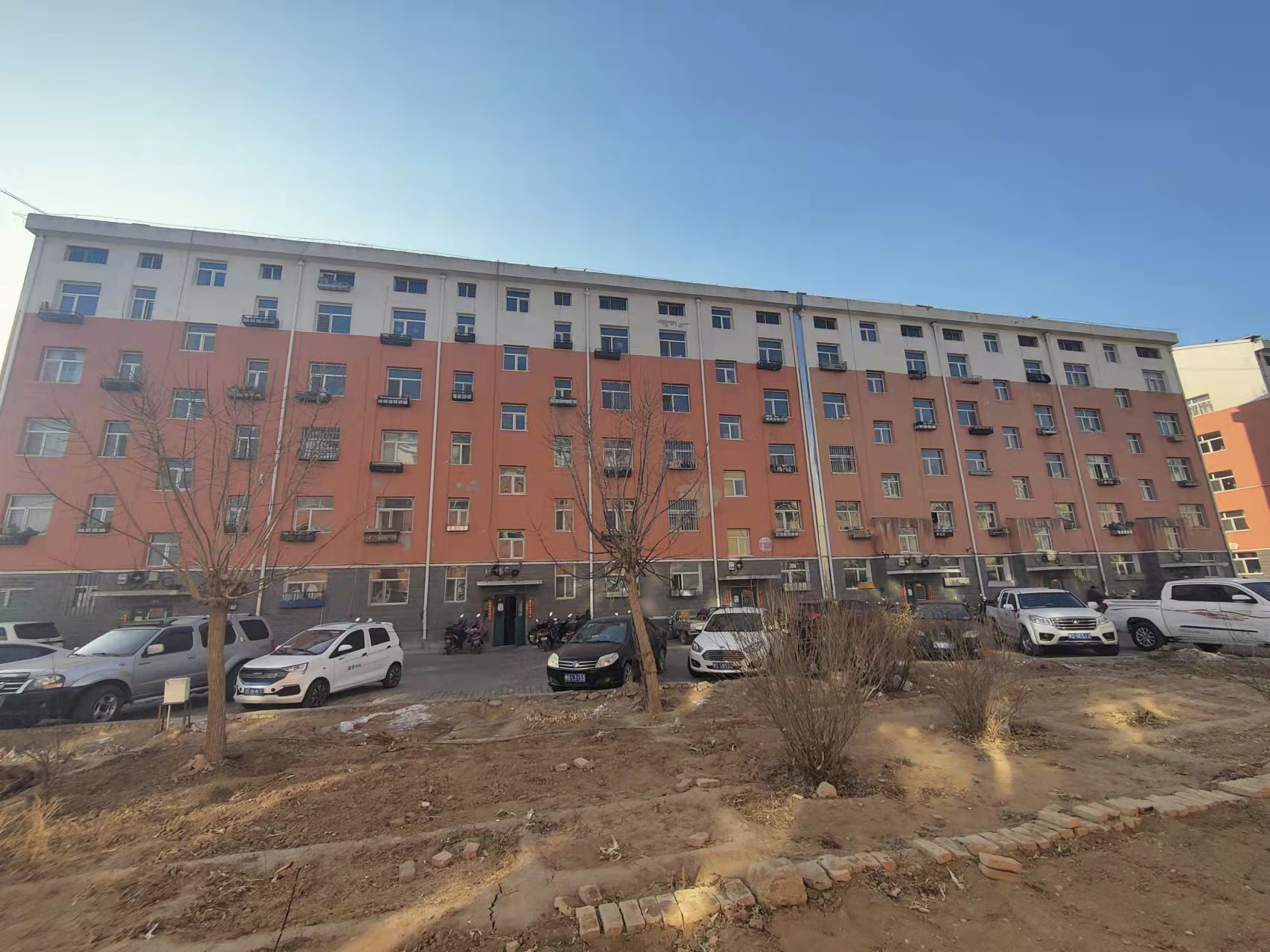内蒙古赤峰市天山镇欧木伦路东汉林东街北如意家园4#B-2-602 42房产