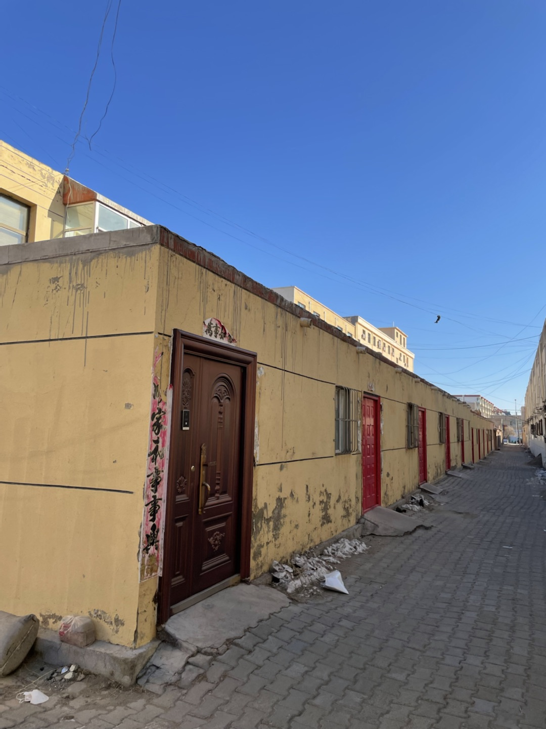 内蒙古自治区巴彦淖尔市乌拉特中旗海流图镇职中街坊房产