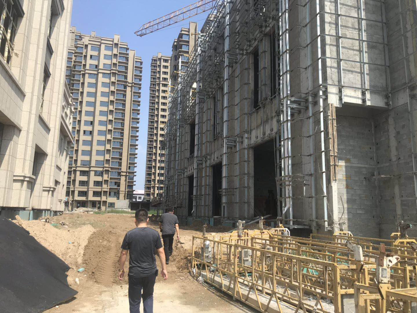 内蒙古锡林郭勒盟锡锡林浩特市苏尼特右旗富华裕名苑小区24号楼2单元601房产